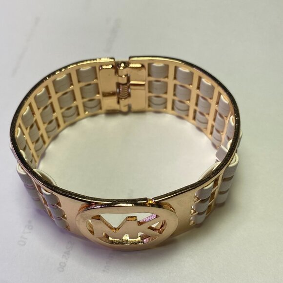 Michael Kors Hinged White Leather And Gold Tone Bracelet - Picture 5 of 5